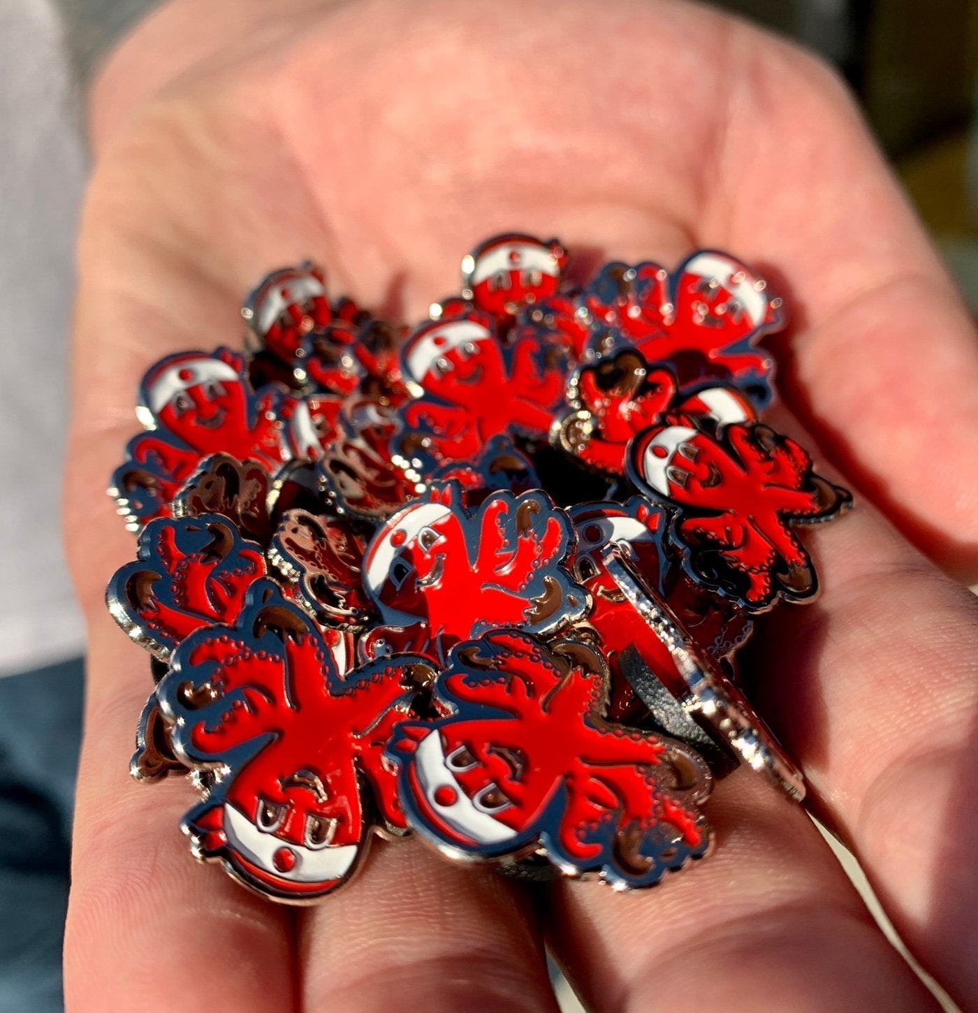 Red Octo Pin Z3